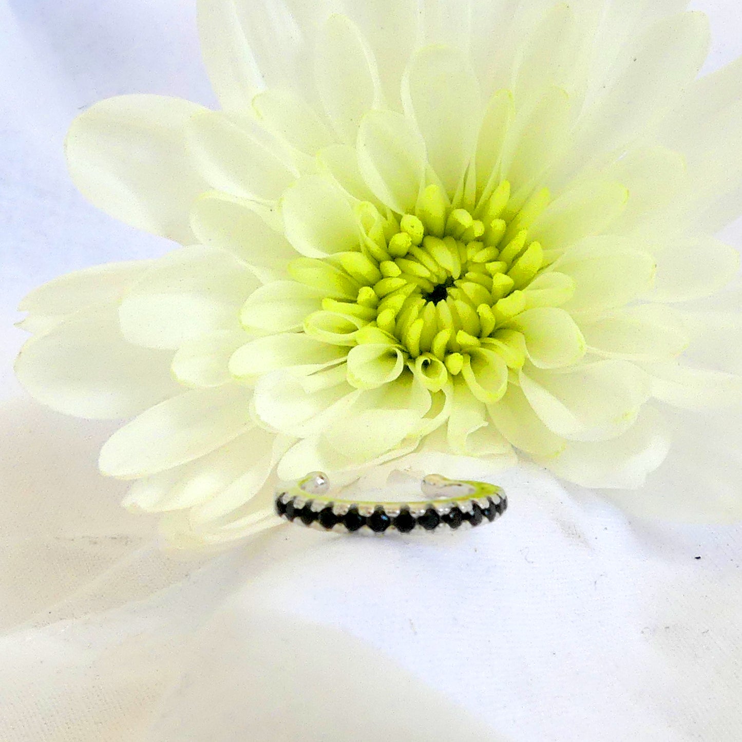 Earcuff Circón Negro