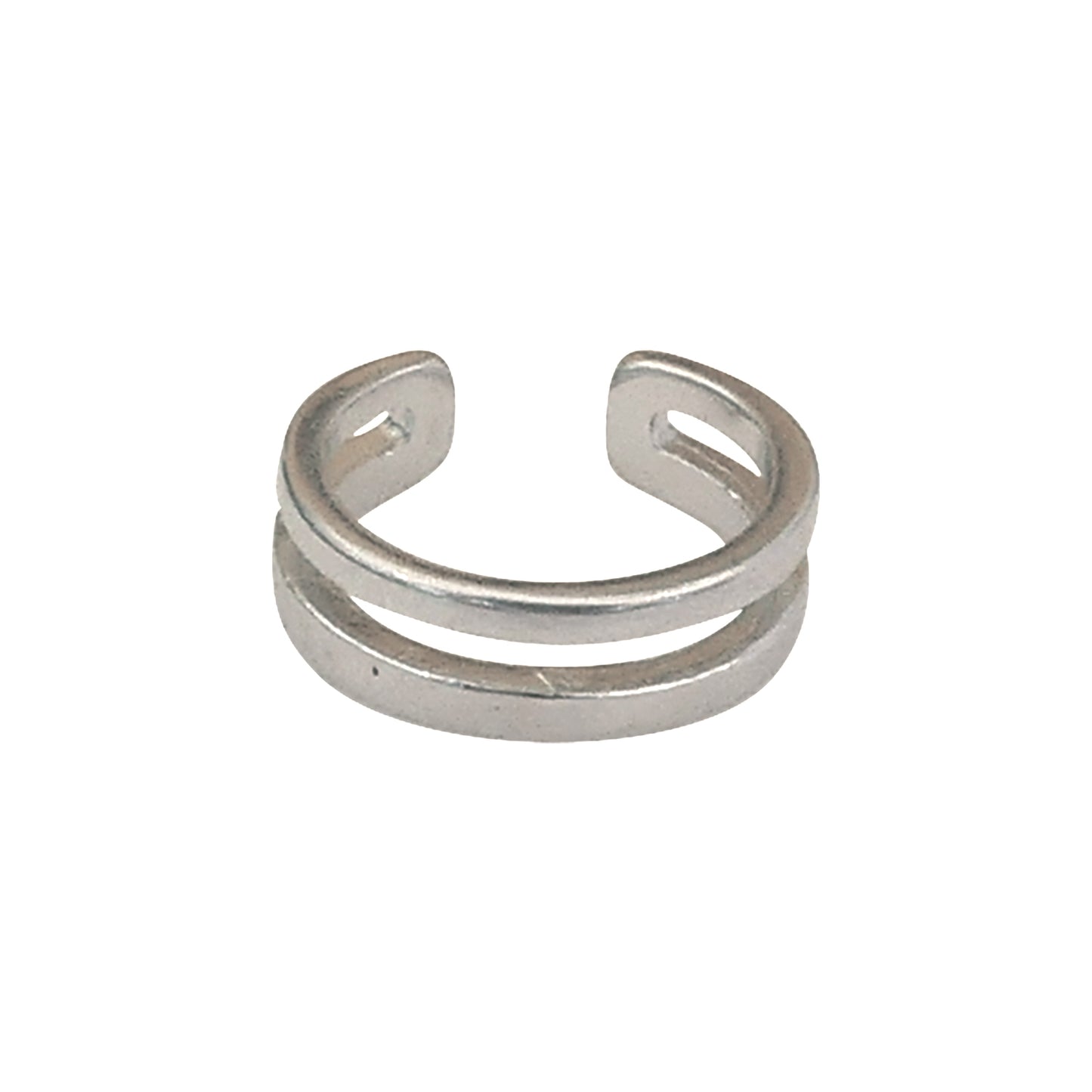 Earcuff doble plateado sobre fondo blanco