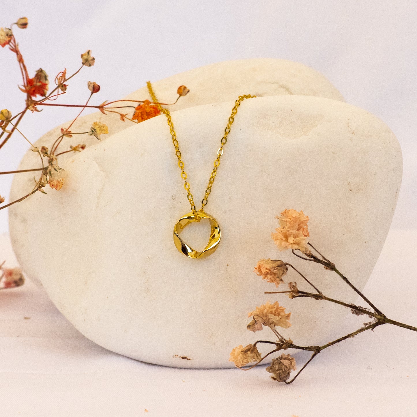 Collar Mobius Gold