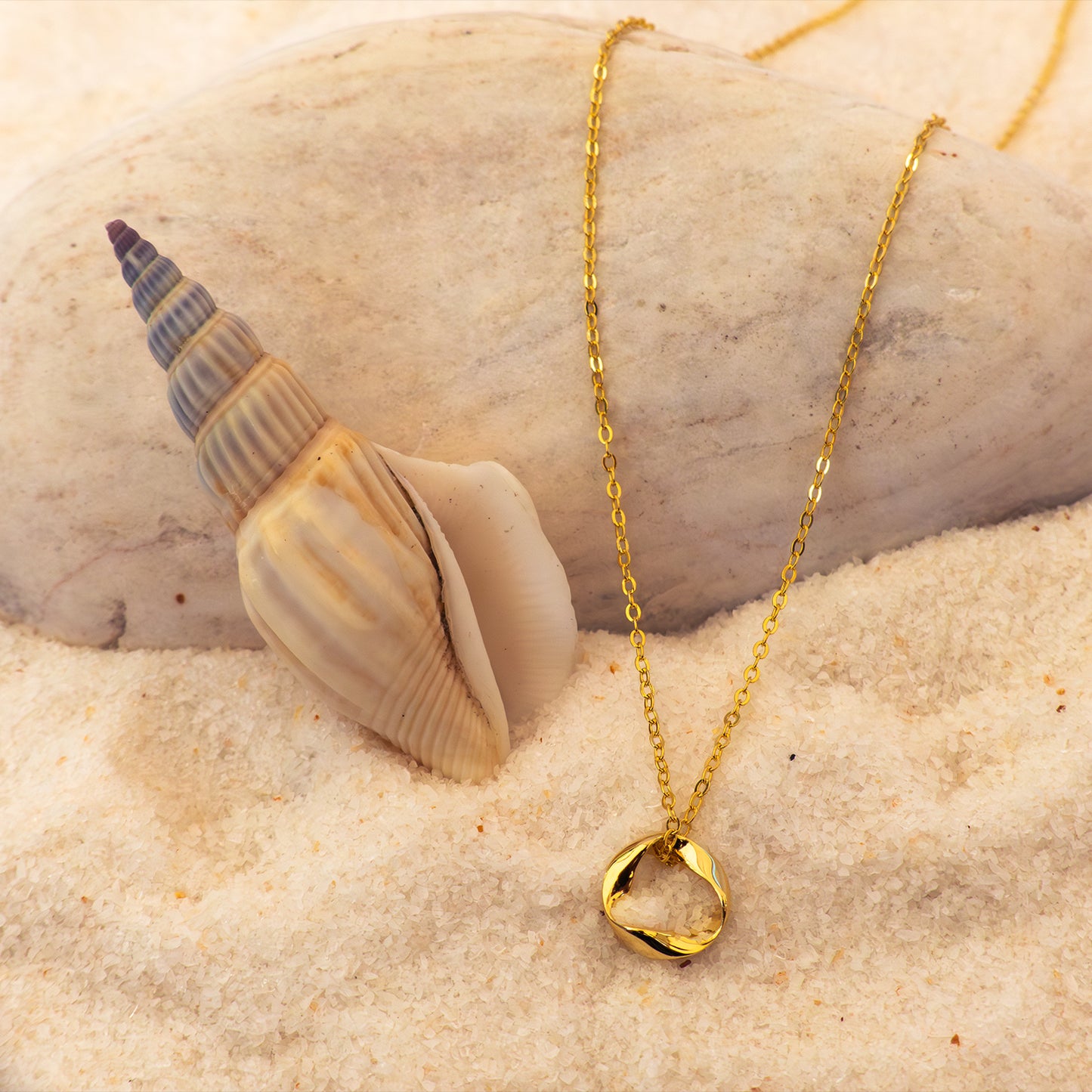 Collar Mobius Gold