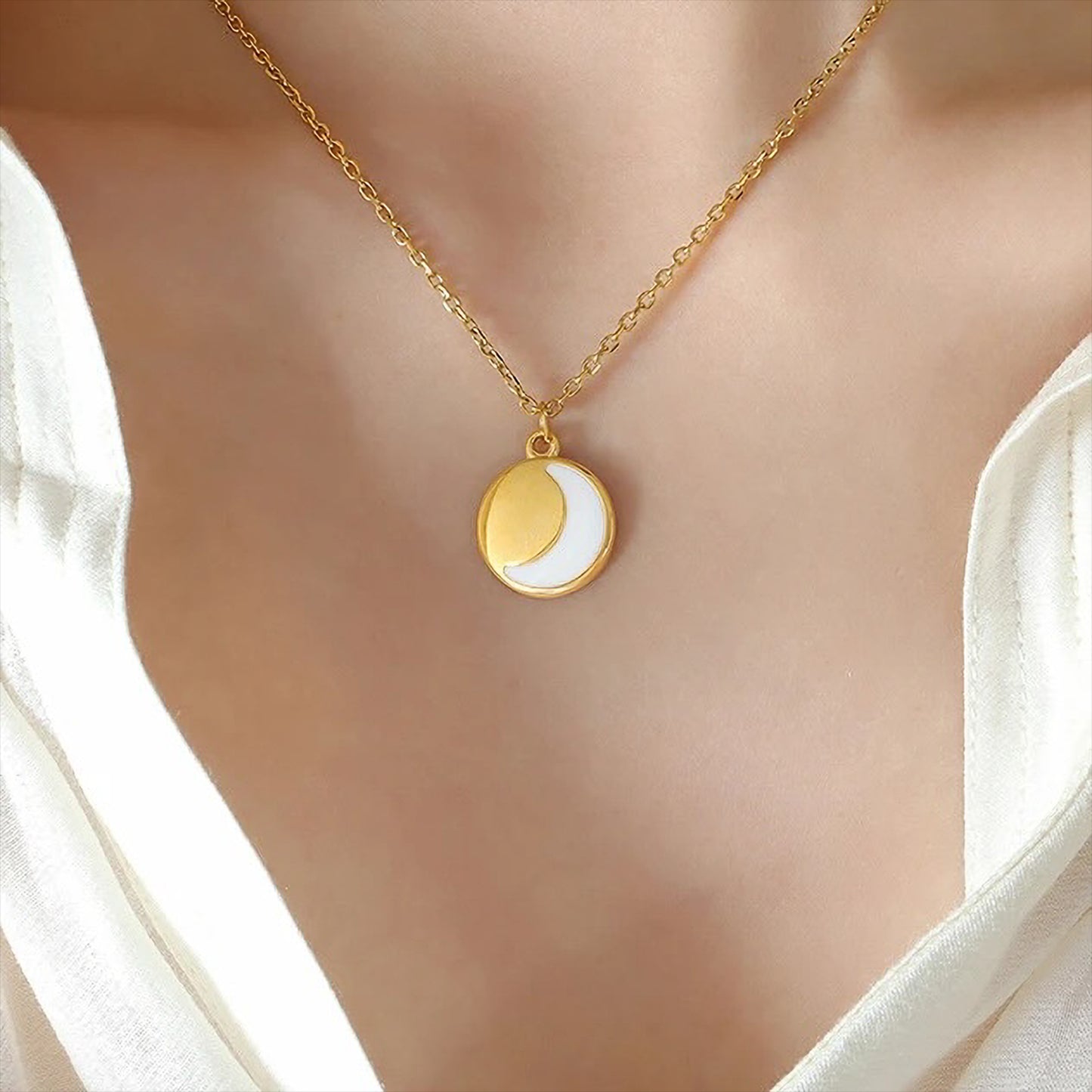 Collar Luna Gold